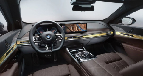 img interna BMW i7 (6)