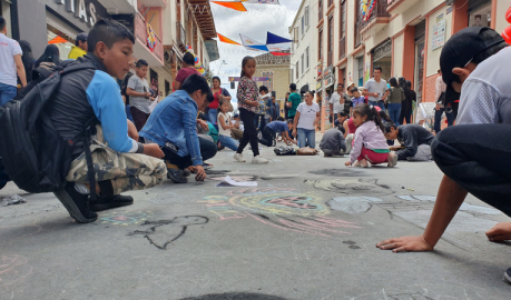 Niños se toman el espacio público en Loja.