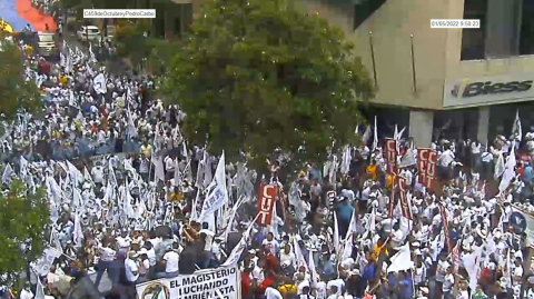 La marcha por el Día del Trabajo recorrió el centro de Guayaquil, este 1 de mayo de 2022.