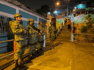 Se han movilizado 9 mil efectivos de Policía Nacional y Fuerzas Armadas (FF.AA) para combatir la delincuencia.