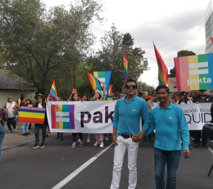 Parejas LGBTI en Quito celebraron el fallo histórico de la Corte sobre el matrimonio igualitario. 