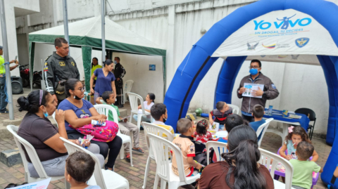 Feria ciudadana en el distrito 9 de Octubre, en Guayaquil, el 28 de abril de 2022. La finalidad es prevenir que más jóvenes sean reclutados para el microtráfico.