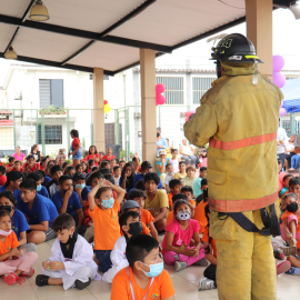 La comunidad se organiza en sus barrios para recibir la capacitación del Cuerpo de Bomberos - Mucho Lote