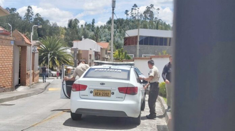 4.	La Policía ingresa a una urbanización en el sur de Cuenca donde una banda delincuencial ingresó a cuatro viviendas. 