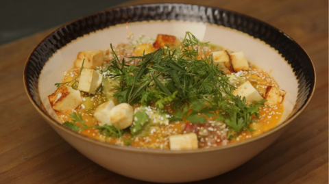 Locro de papas con pulpo y pimentón de la vera.