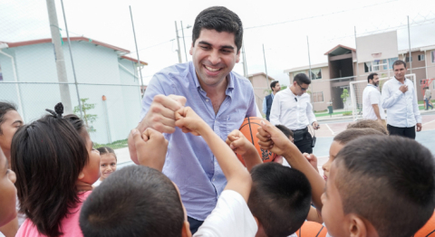 El vicepresidente en el cantón Rocafuerte.