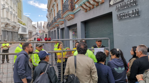 Policías controlan el ingreso a los alrededores de la Presidencia el 4 de octubre del 2019.