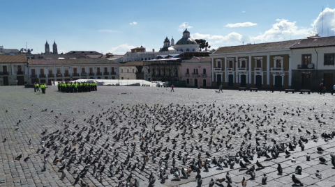 En Centro Histórico de Quito se instalaron distintos cercos policiales.