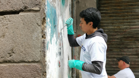 Los grafitis eran los elementos más difíciles de limpiar. 