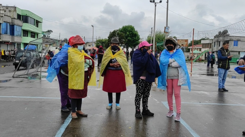 Habitantes de las comunidades aledañas a la cárcel de Latacunga dicen que no pueden dormir por la inseguridad en el sitio.