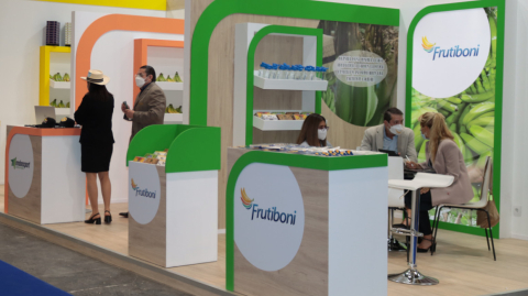 Empresarios ecuatorianos en la feria Fruit Attraction, que se realiza en Madrid, España, el 5 de octubre de 2021.