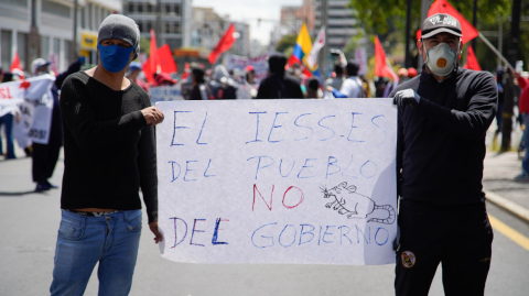 Gremios de trabajadores protestan en Quito contra la Ley Humanitaria, el 18 de mayo de 2020. 