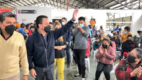 El ministro de Inclusión Económica y Social, Esteban Bernal, en una visita a Cuenca. 
