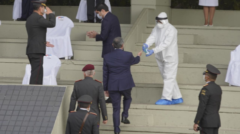 Medidas de bioseguridad en la ceremonia militar del 24 de mayo de 2020.