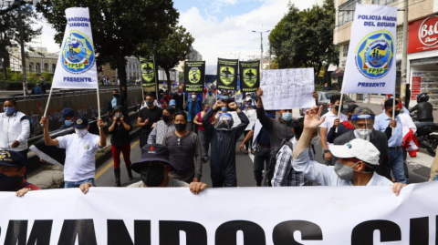 Miembros de la Policía en servicio activo y pasivo exigieron respeto a través de una marcha, el 20 de septiembre. 