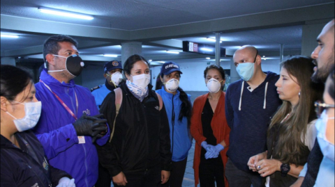 Servidores del Patronato San José y del MIES prepararon un albergue para personas en situación de calle, en Quito.