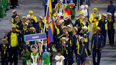 Delegación de Ecuador que desfiló en la ceremonia de inauguración de los Juegos Olímpicos. El país llevó 37 deportistas a Brasil, un récord hasta el momento. 