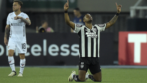 Junior Santos festeja el gol para la victoria de Botafogo ante Liga de Quito, por la Copa Libertadores, el 8 de mayo de 2024.