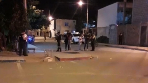 Escena del crimen del joven de 17 años en Portoviejo, la noche del 8 de mayo de 2024.