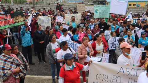 Protesta contra la minería de empresas extranjeras en Sigchos, el 2 de abril de 2023.