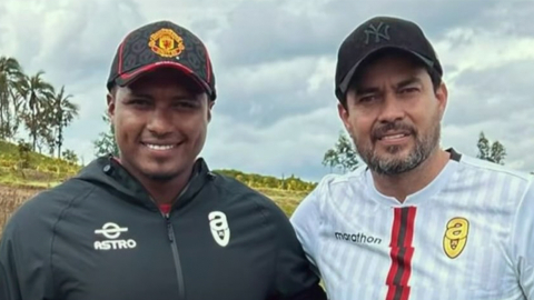 Antonio Valencia junto a Jaime Iván Kaviedes.