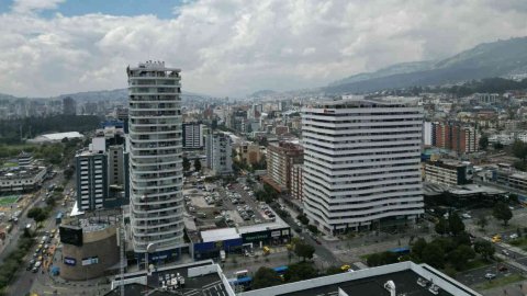 Edificios en el centro norte de Quito, el 23 de octubre de 2024.