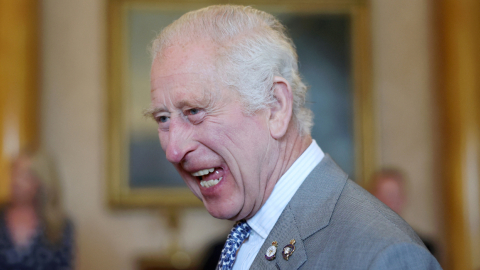 Carlos III en una reunión con los los ganadores del  Prince's Trust Award, 22 de mayo de 2024.