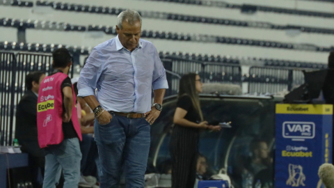 El DT de Emelec, Hernán Torres, durante el partido ante Universidad Católica, por la Fecha 11 de la LigaPro.