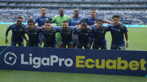 Jugadores de Emelec, durante un partido de la LigaPro, el 18 de mayo de 2024.