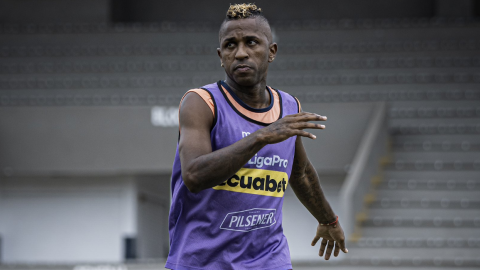 Miller Bolaños entrena con Guayaquil City en el estadio Christian Benítez, el 5 de junio de 2024.