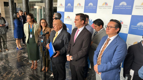 Los asambleístas que quedan en Construye en una rueda de prensa el 6 de junio de 2024.