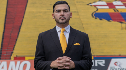 Antonio Alvarez, presidente de Barcelona SC, posa en el estadio Banco Pichincha, el 13 de diciembre de 2023.