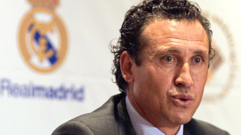 Jorge Valdano en su época como Director Deportivo del Real Madrid en 2004.