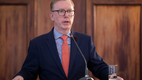 Michael Fitzpatrick, embajador de Estados Unidos, en un discurso el 11 de junio de 2024.