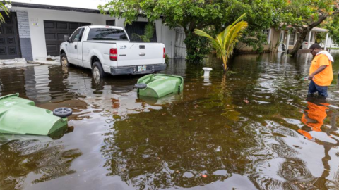 Graves inundaciones debido a las lluvias torrenciales en cinco condados sureños de Florida, en Estados Unidos, obligó al Gobierno de ese Estado a declarar la emergencia este 13 de junio de 2024.