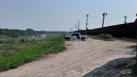 una patrulla fronteriza cerca del río Bravo o río Grande.