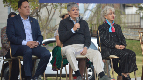 Guillermo Lasso cuando aún era presidente e inauguró un Centro Violeta en Cuenca, octubre de 2023.