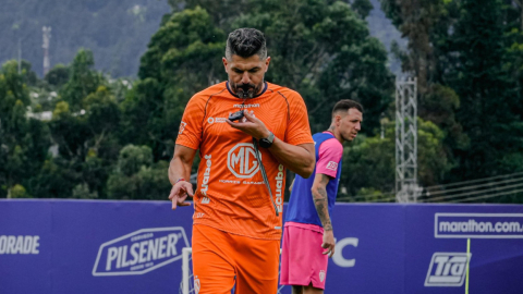 Javier Gandolfi dirige el entrenamiento del 22 de junio.