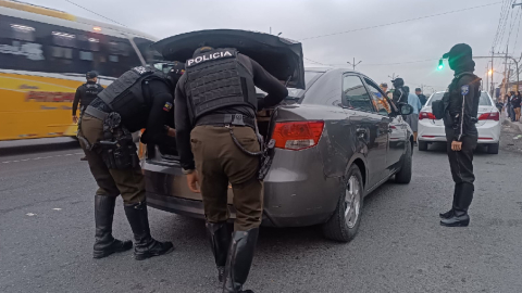 Policías en un operativo en Guayaquil en junio de 2024.