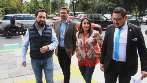 Los asambleístas Adrián Castro, Leonardo Berrezueta, Sofía Sánchez y Diego Matovelle presentaron este 2 de julio de 2024 una 'noticia criminis' a la Fiscalía sobre el hospital del IESS Cuenca.