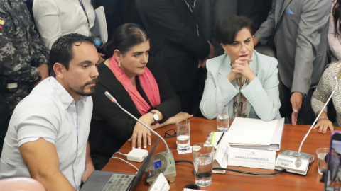 Las ministras Mónica Palencia y Gabriela Sommerfeld, durante una comparecencia en la Asamblea este 10 de abril de 2024.