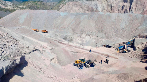 Operativo en una cantera de San Antonio de Pichincha, en Quito.