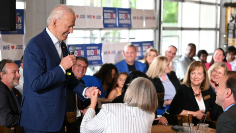 Joe Biden con sus seguidores en Northville, el 12 de julio de 2024.