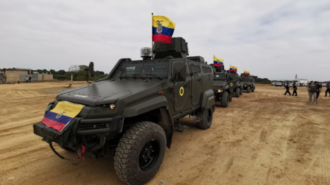 Tanques militares escoltan al presidente Daniel Noboa en su arribo a Durán: "El tiempo de los Glas y Muentes se acabó"