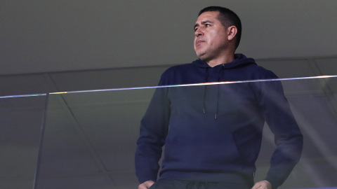 Juan Román Riquelme, presidente de Boca Juniors, se encuentra en el estadio Banco Guayaquil, en el partido ante Independiente del Valle, el 17 de julio de 2024.