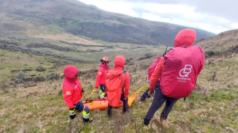 Rescatan a cuatro personas extraviadas en un páramo de Píntag, una sufrió hipotermia