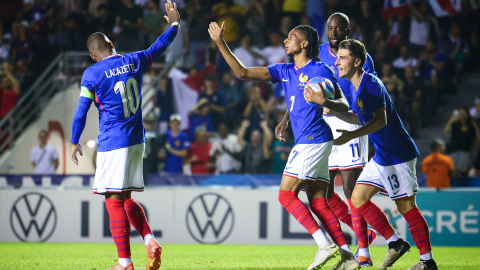 Jugadores de la selección olímpica de Francia, durante un amistoso previo a los Juegos Olímpicos, el 17 de julio de 2024.