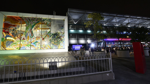 El Terminal Terrestre de Guayaquil inauguró su nuevo sistema de iluminación y entregó quioscos a comerciantes.