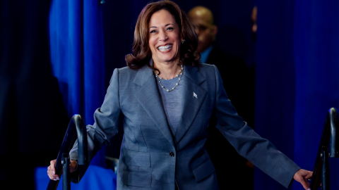 La vicepresidenta estadounidense Kamala Harris participa en un evento de campaña en la Escuela Secundaria James B. Dudley en Greensboro, 11 de julio ed 2024.