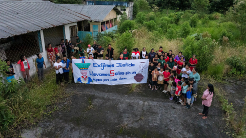 Representantes de la comunidad de indígenas a'i cofán en Ecuador, durante una manifestación este 25 de julio de 2024.